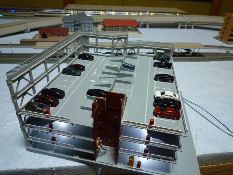 Nゲージストラクチャー】 立体駐車場4Fまで完成 | 進め！DCCブログ