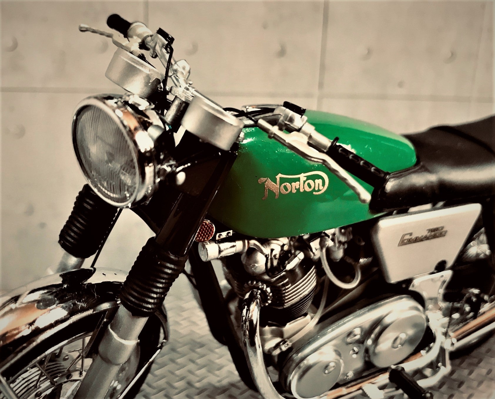 ノートン（Norton） コマンド750 ミニチャンプス 1/12 | 趣味とか