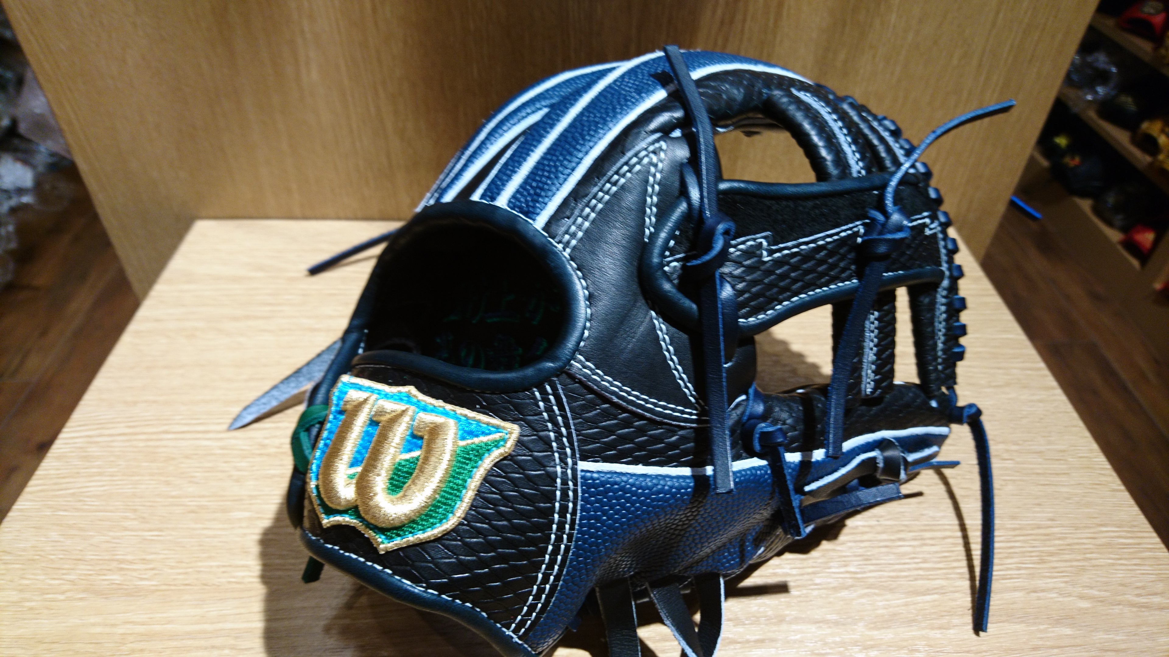 ウイルソン】オーダーグラブ外崎修汰選手DL型で配色ズバリ！ | ベース