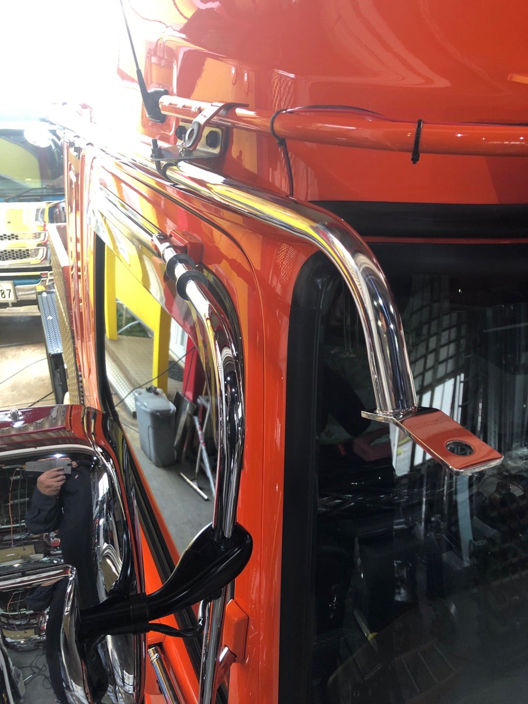 17プロフィアアンテナステー | truckshop-kazariyaのブログ