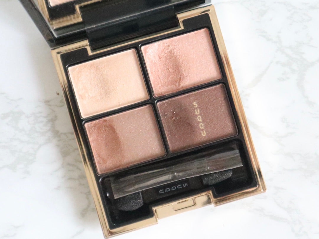 SUQQUのデザイニングカラーアイズ紹介〜01優芍薬〜 | 美容ライター