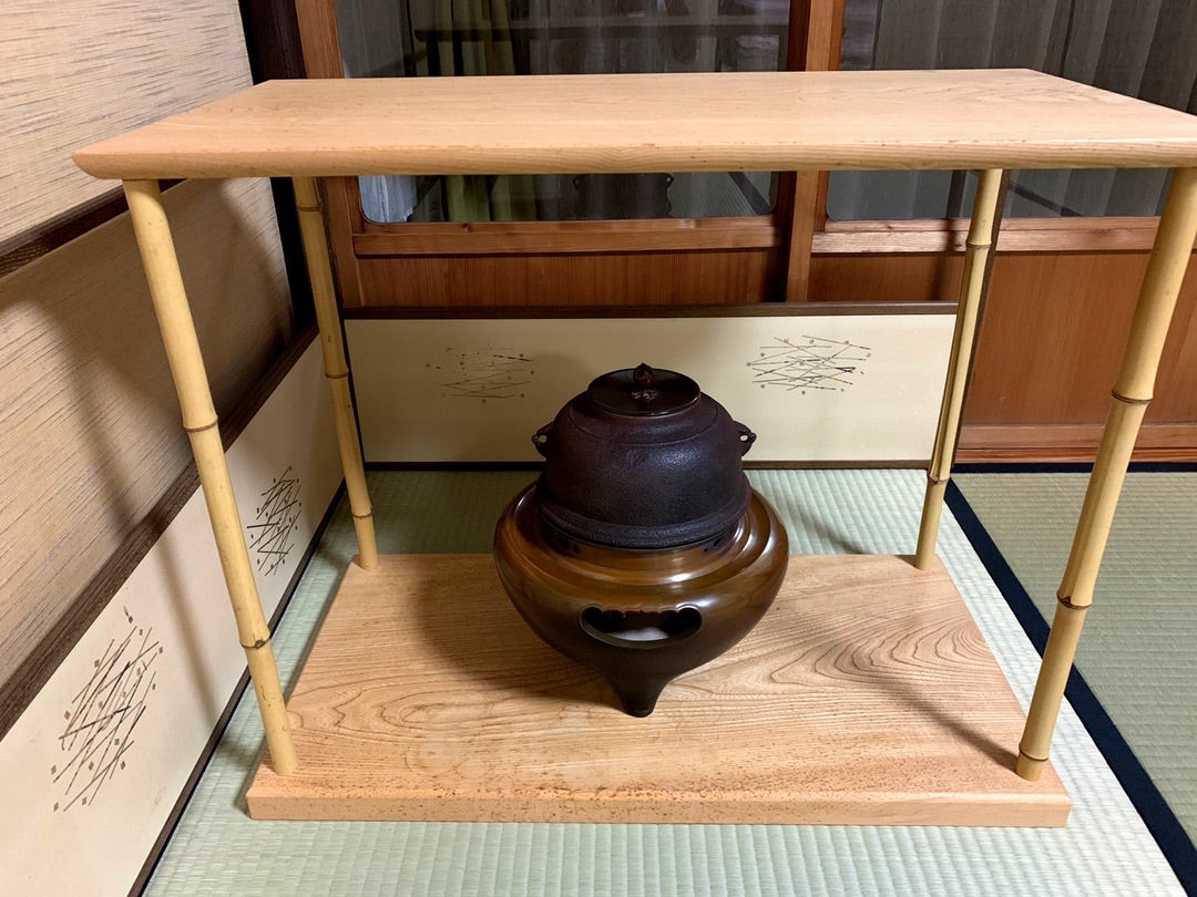 竹台子の脚。 | 貝塚市＊茶華道教室《想橘庵なごみの輪》