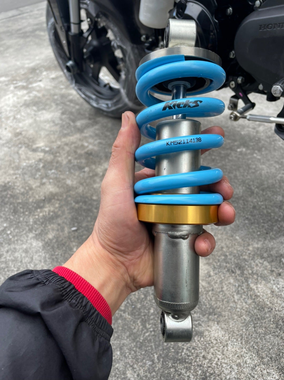 HRC GROM リヤスプリング交換 | ツッタニブログ