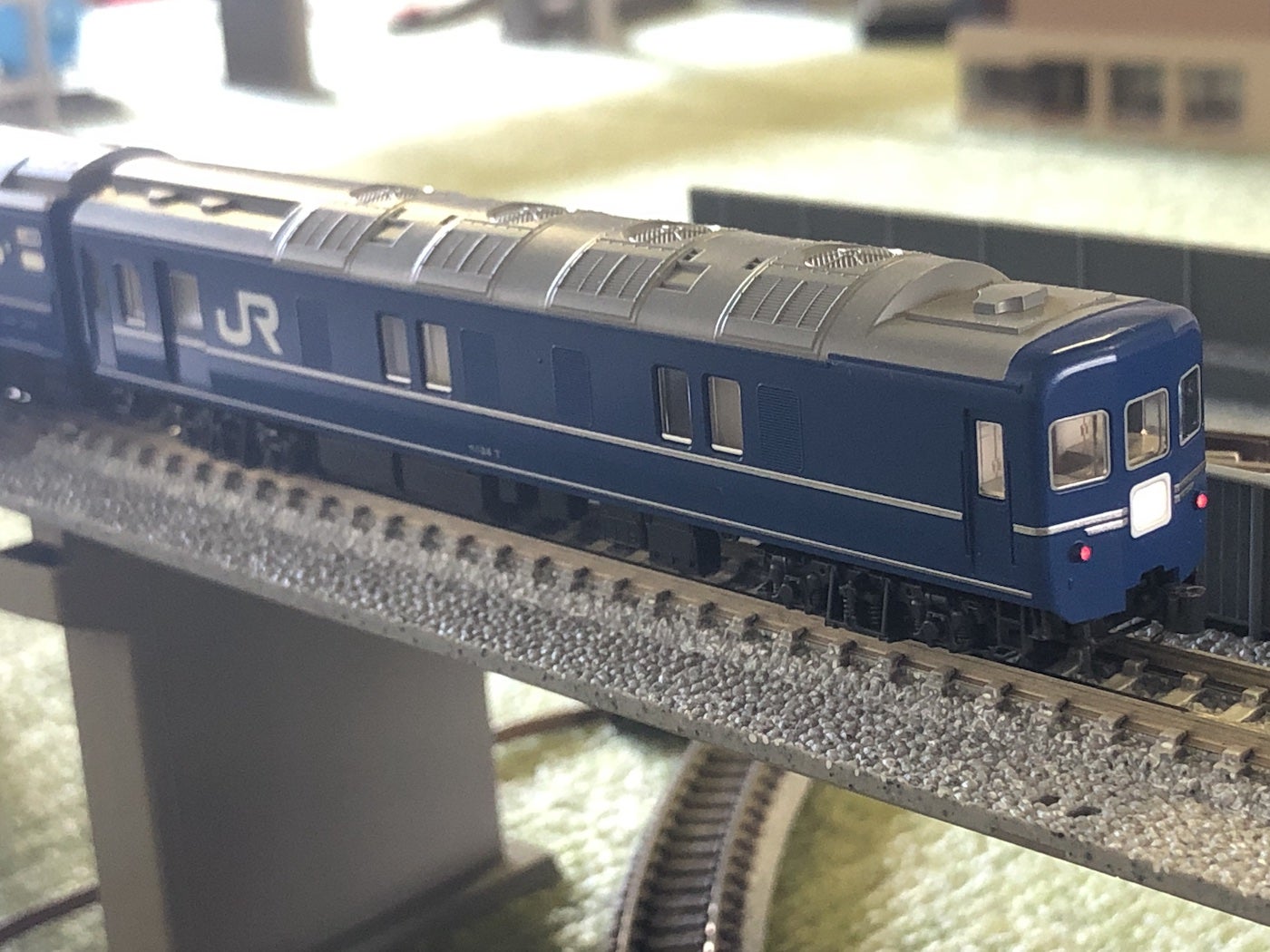 24系25型の日】KATO 10-1406〜7 はやぶさ(富士・JR単独編成) | 金屋代