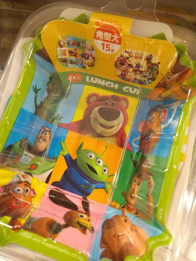 セリア、これは可愛い♡トイ・ストーリーのレジャーシート。 | 私も