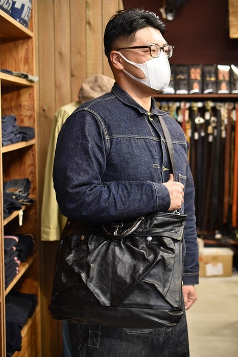 大人気！？レインボーカントリー レザー ヘルメットバッグ | barnstormer