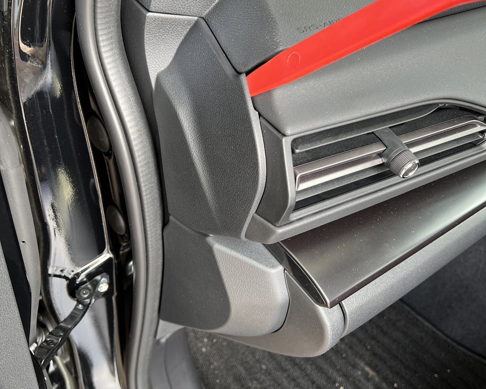 車アクセサリー取り付け記録（1）フロントカメラ | アイドルは電気