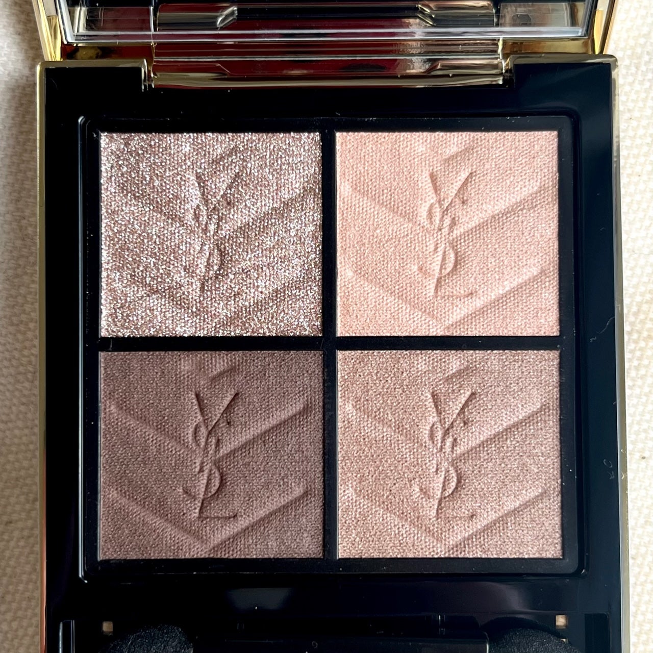 サンローランの新作アイシャドウ｜クチュール ミニ クラッチ | AKANEの