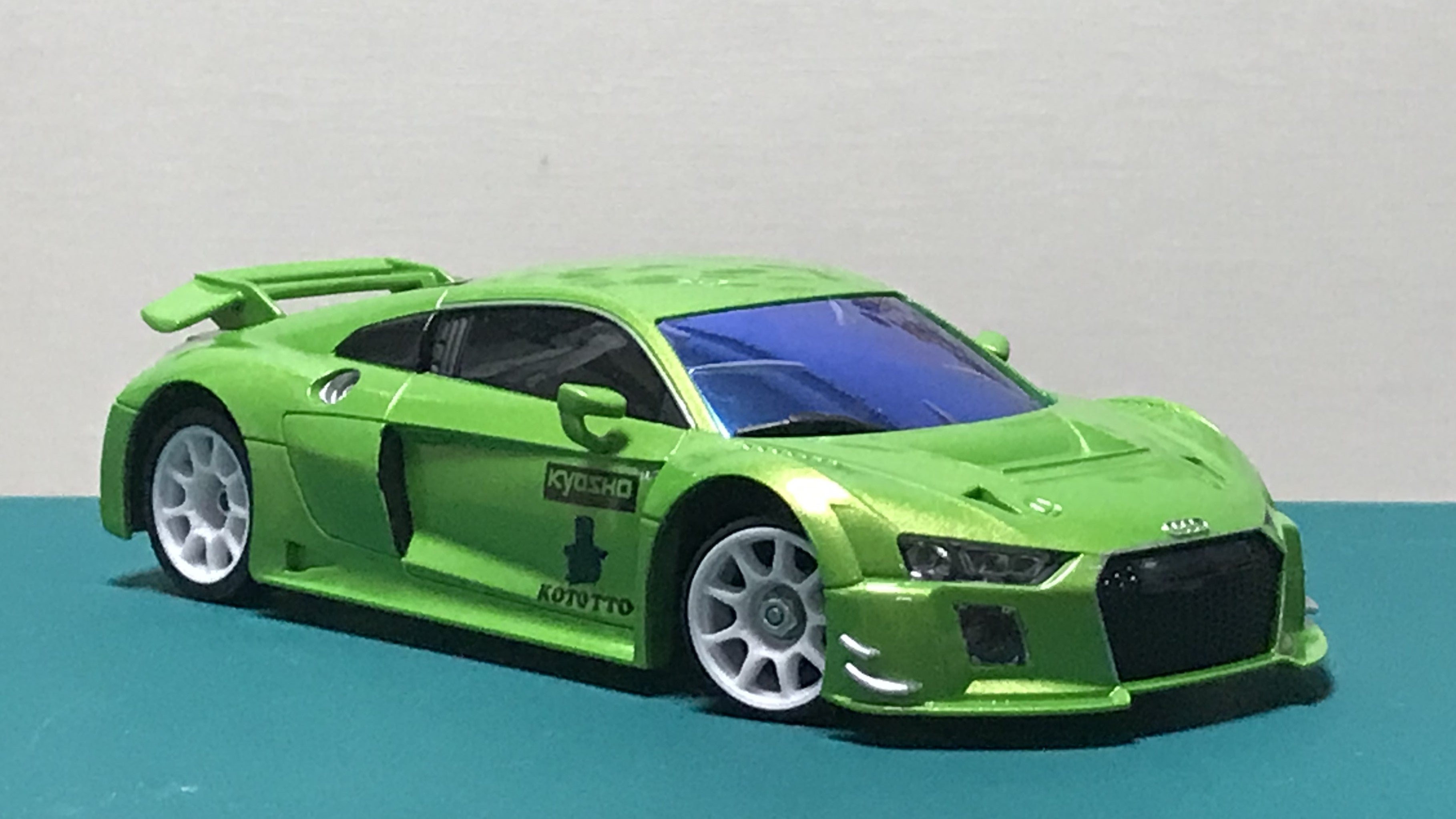 ミニッツホワイトボディ【アウディR8】(4)完成 | こと☆ろぐ