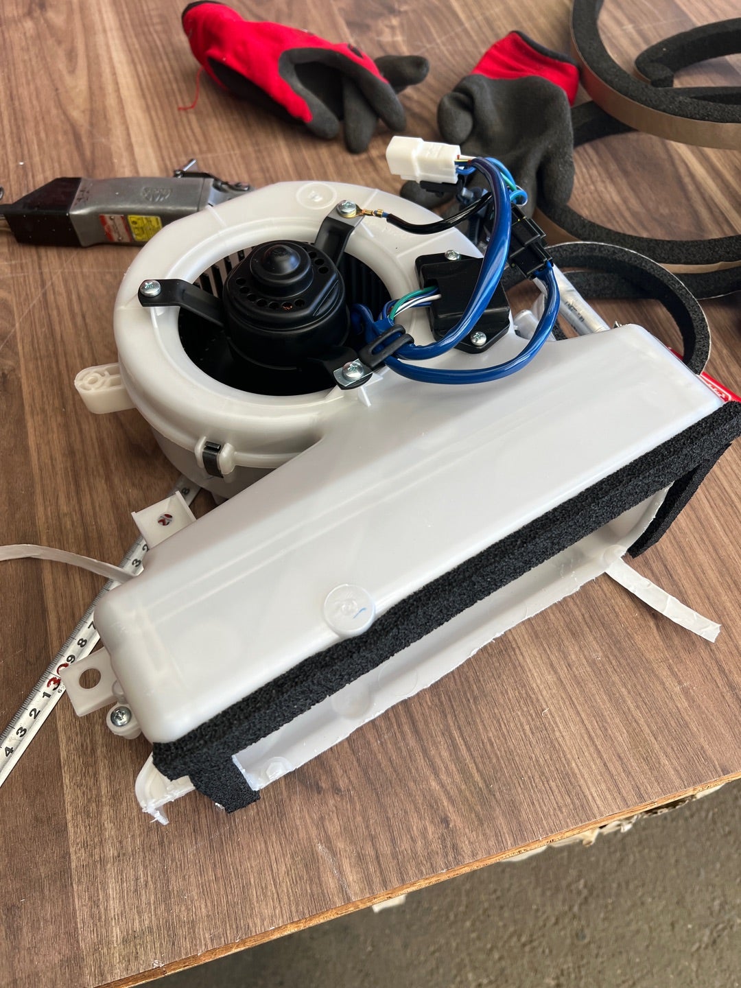 200系ハイエースのリヤヒーター移設 | ハイエース200系 ティピー