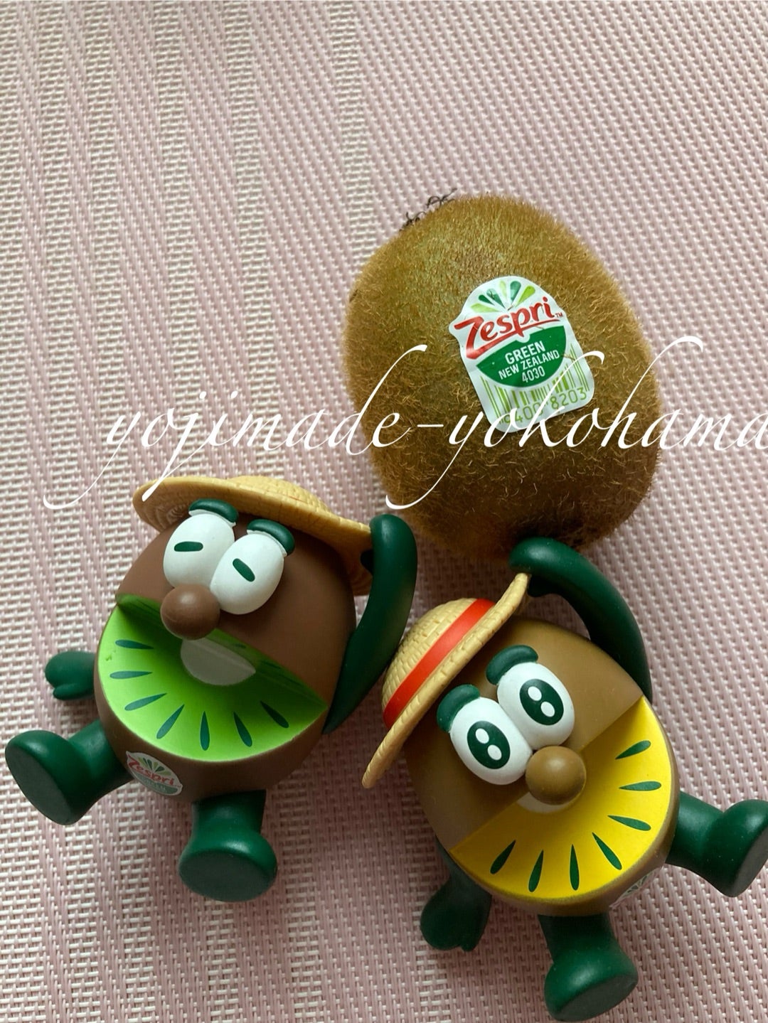 第2弾グリーン発売❣️キウイブラザーズ フィギュア 付きパック