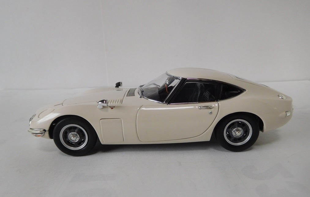 エブロ1/24 トヨタ 2000GT（再販品） | ミニカーでクルマを好きになる