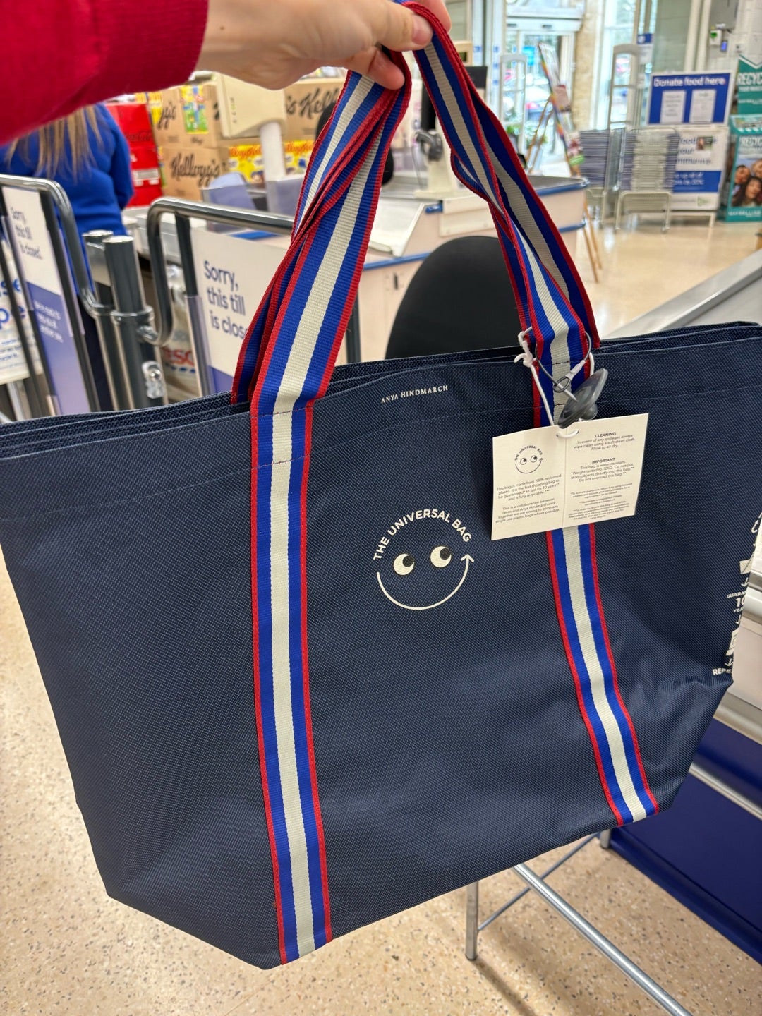 ロンドン限定】アニヤハインドマーチユニバーサルバッグ ラージサイズ