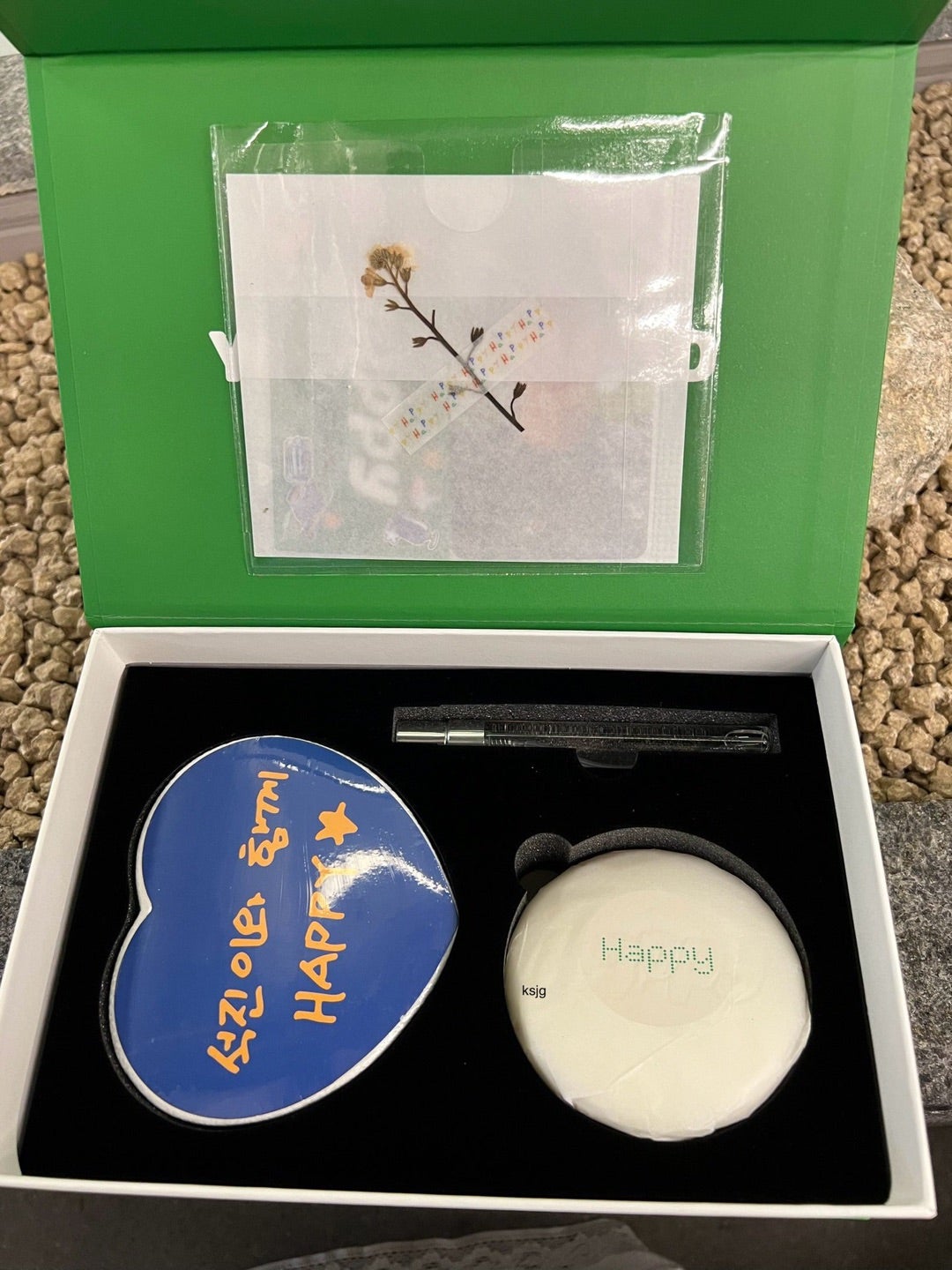 ジン ソウル Happy ポップアップ ARMY DAY ギフト | ♪雨に唄えば ♪