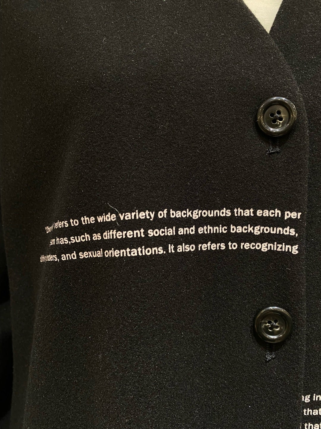 ayane エアリーニードルロゴプリントカーディガン！ | blume LA glück