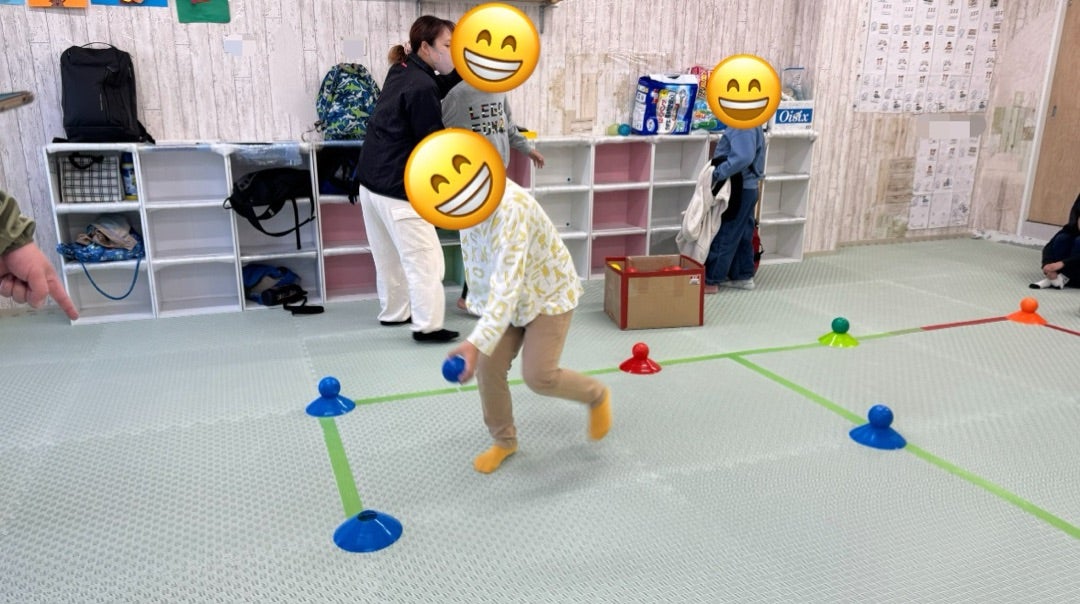 箕面：【レクリエーション】カラーボール乗せゲーム‼︎ | Welfare