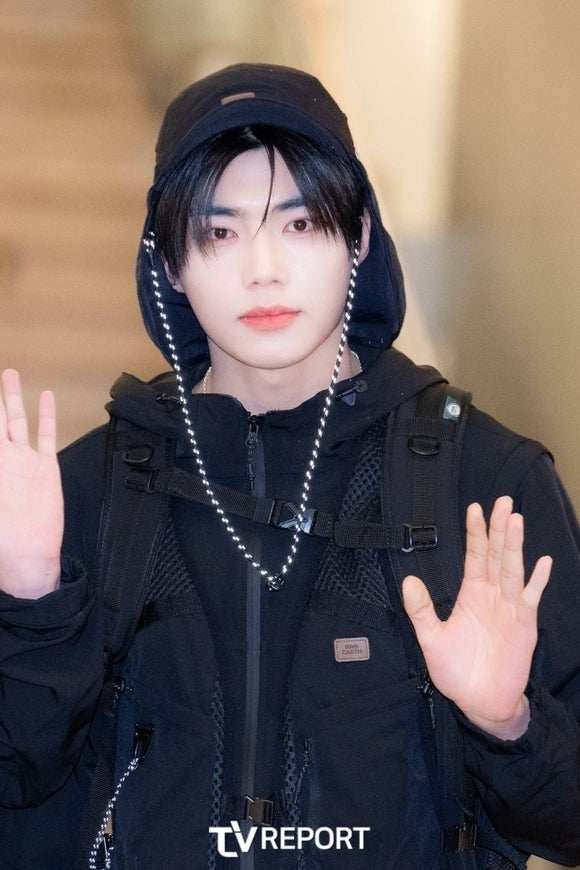 ZB1・ゼベワン日本へ出国 ✈❤️ぬいたくさん連れてるゴヌク笑 | 【TXT