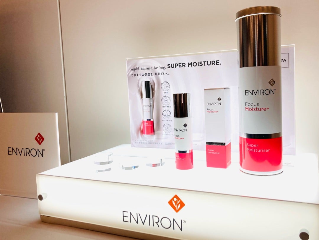 エンビロンの2年ぶりの新商品『スーパーモイスチャライザー』の説明会