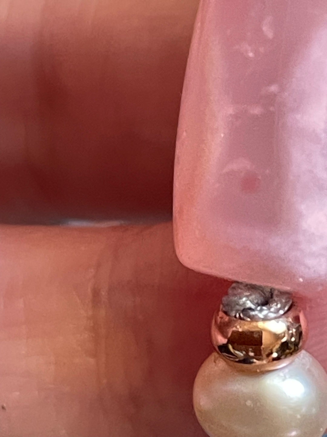 朱砂が浮かび上がってきた！？ピンク宝瓶水蓮花天珠 | 占いと推し活と8