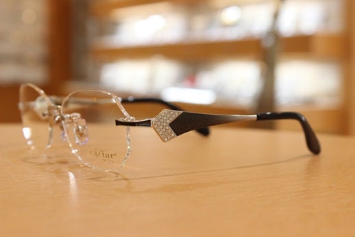 Caviar（キャビア）スワロフスキーが散りばめられたラグジュアリー