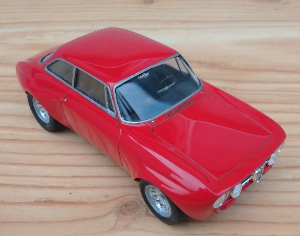 グンゼ 1/24 アルファロメオ2000GTAmその2で完成 | 牛乳雑巾(´ι _`;)の