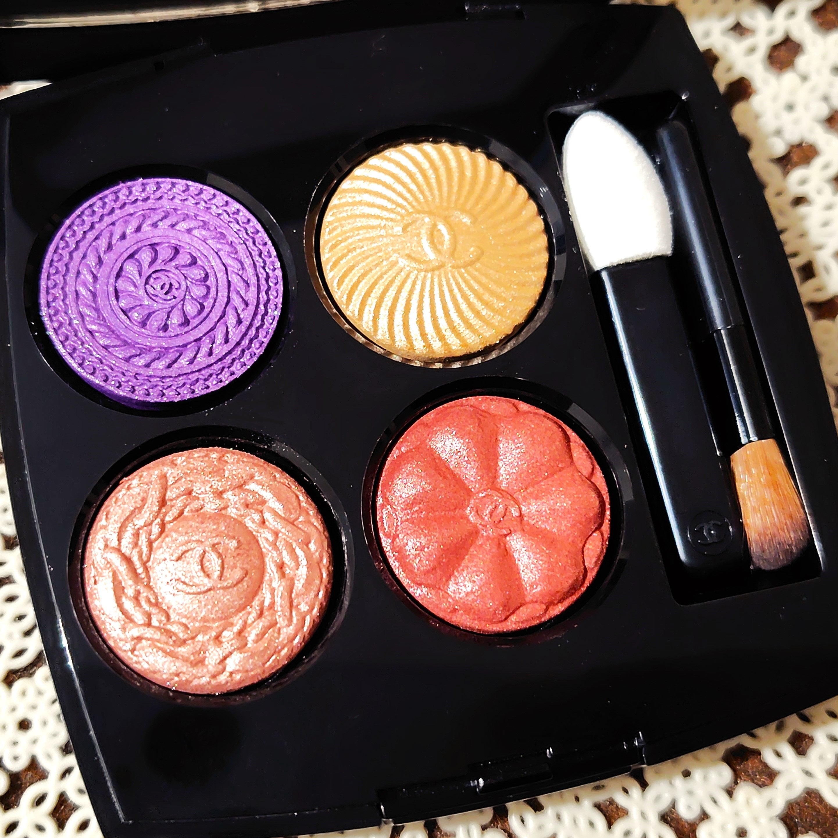 シャネル限定「レキャトルオンブル ブトン」全種タッチアップからの