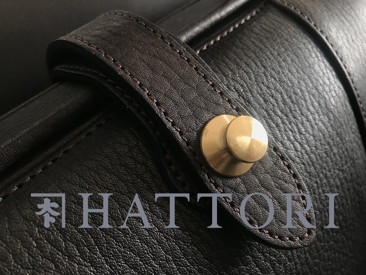 鉄で染めた希少革。希少ゆえ限定発売！タンナーと職人による至高の