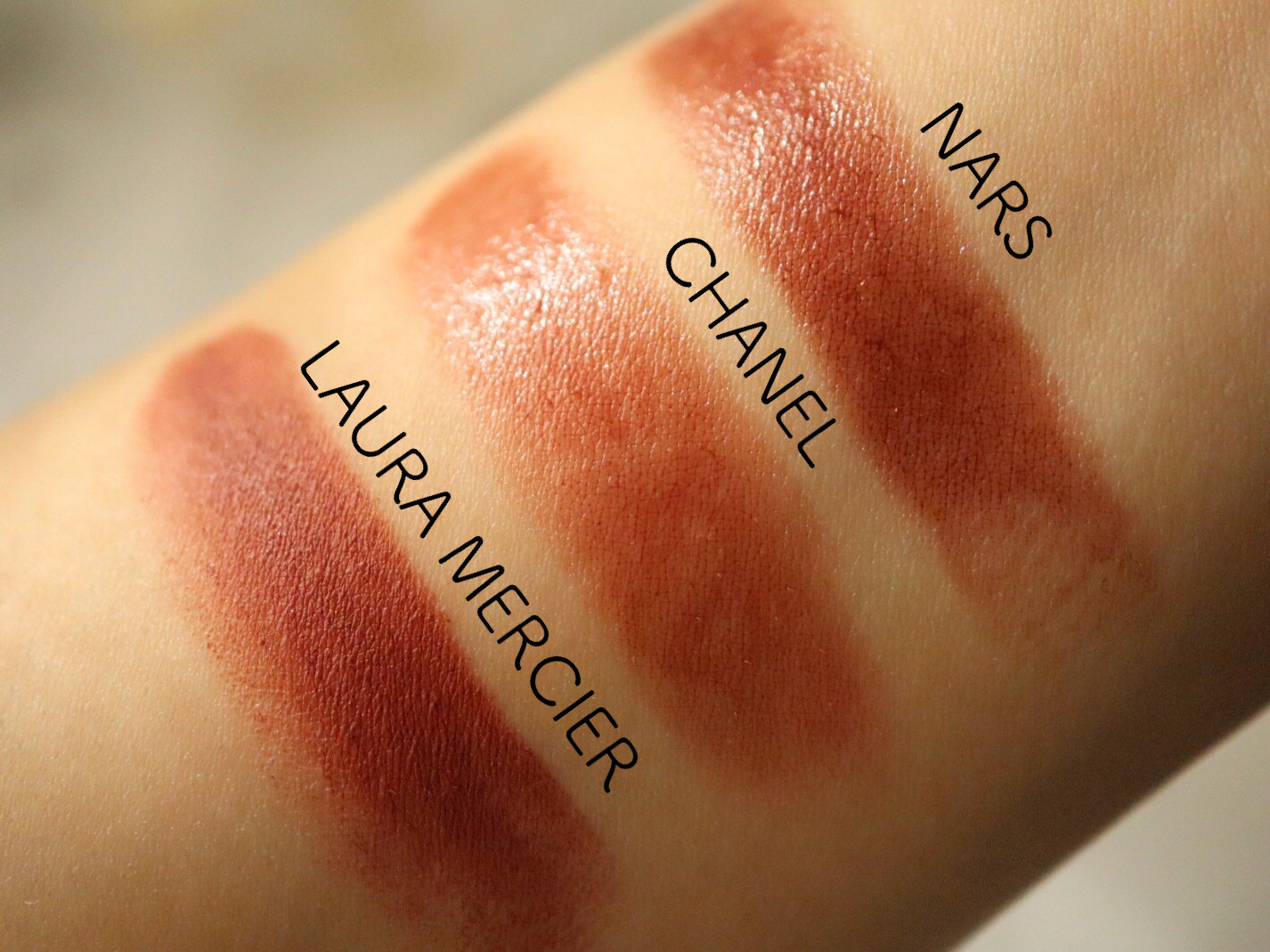 今買うならこの3本！デパコス最旬ブラウンリップ比較―シャネル・NARS