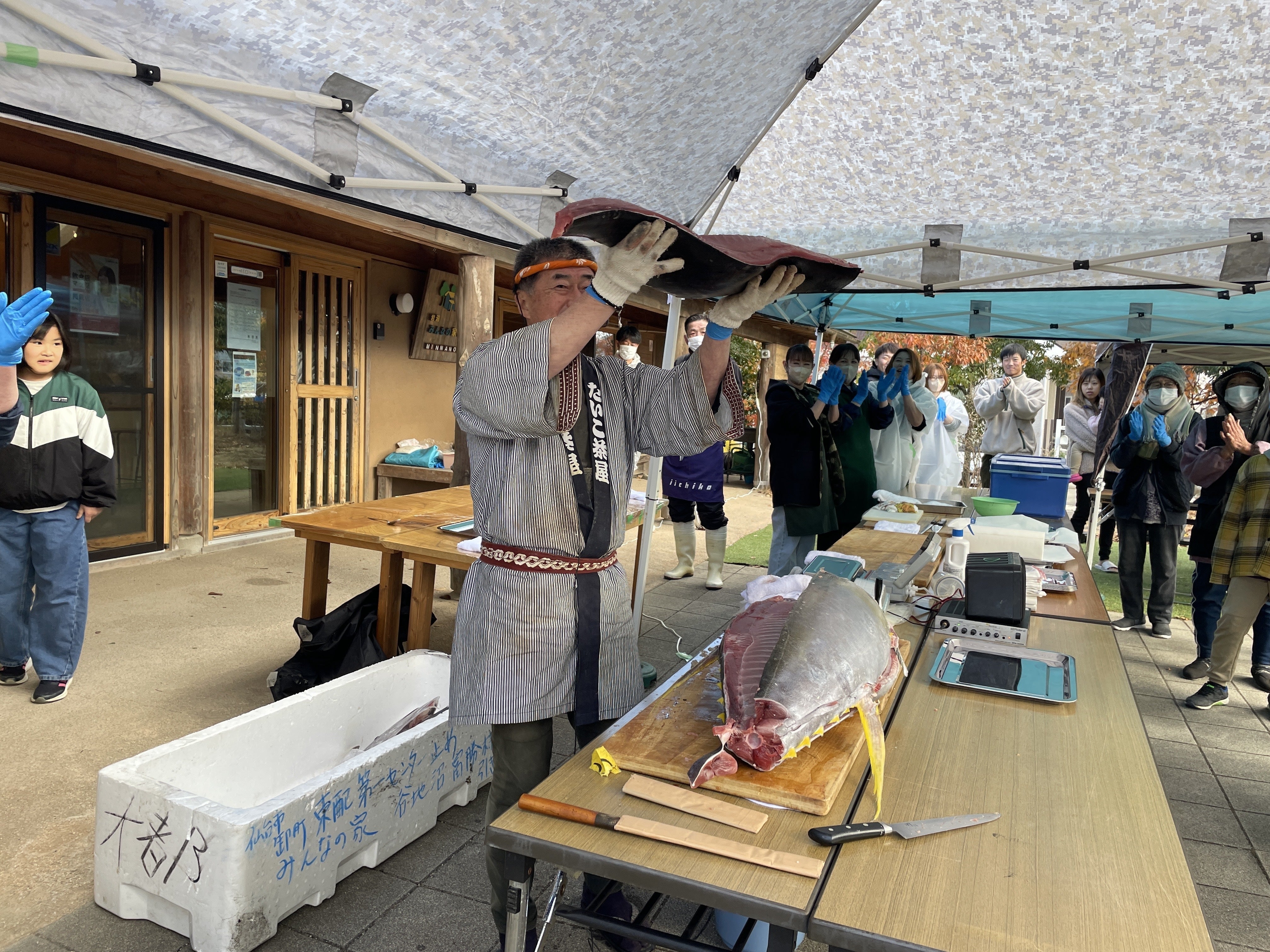 77歳料理人59年「被災地応援」への挑戦。癌と闘いながら『マグロ解体