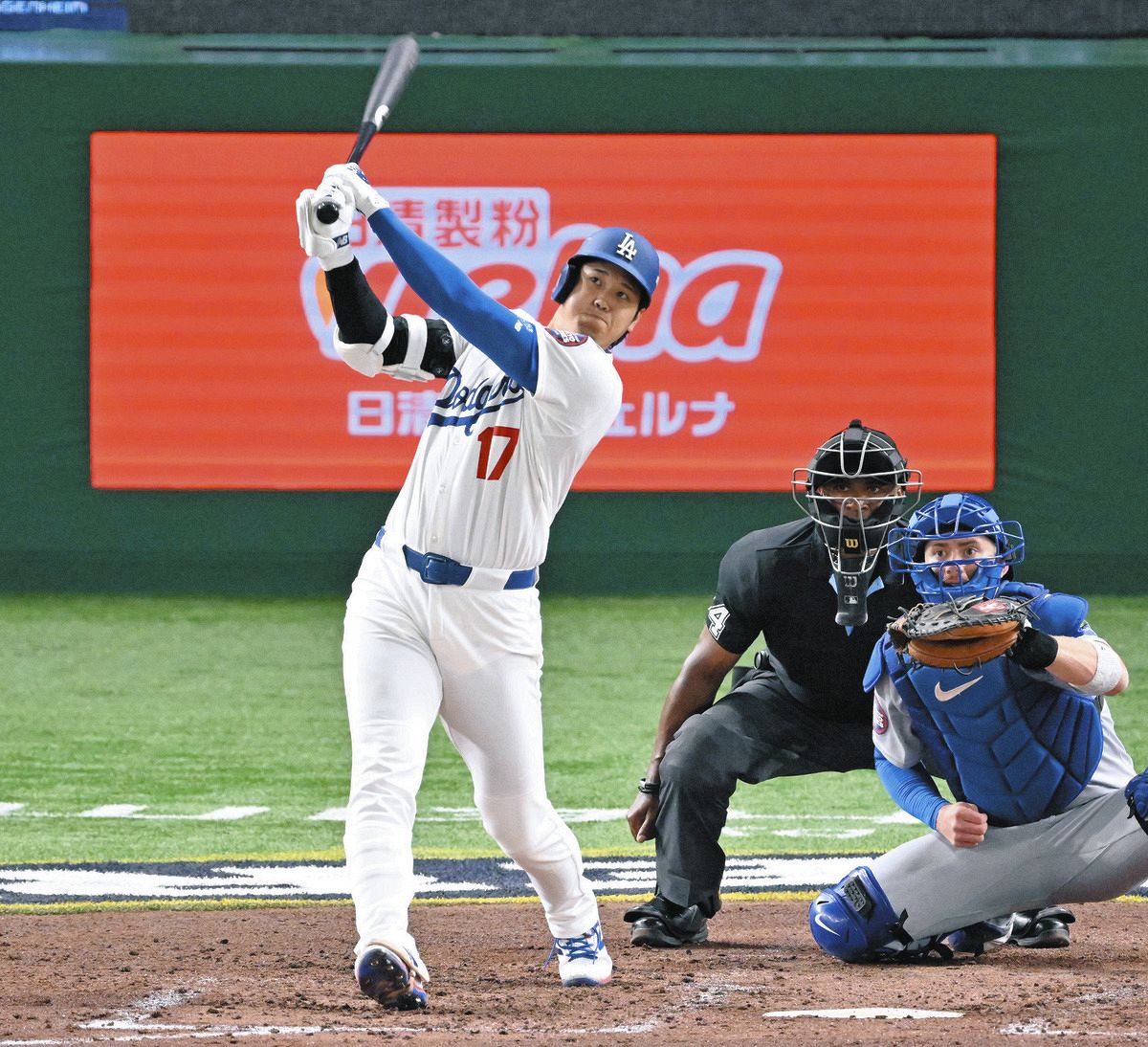 ドジャース・大谷翔平の今季1号のホームランボールキャッチは小学4年生