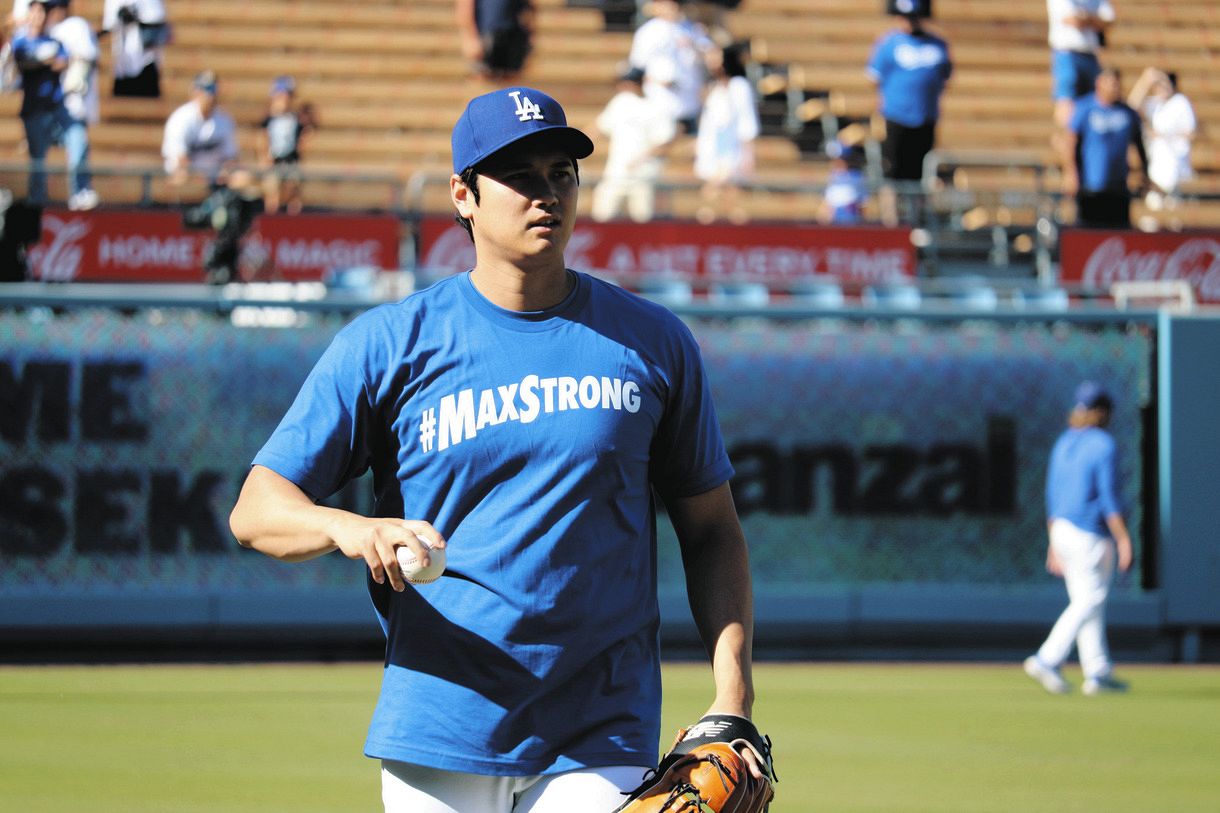 大谷翔平らドジャースナイン「＃MAX STRONG」Tシャツ着用…難病と闘った