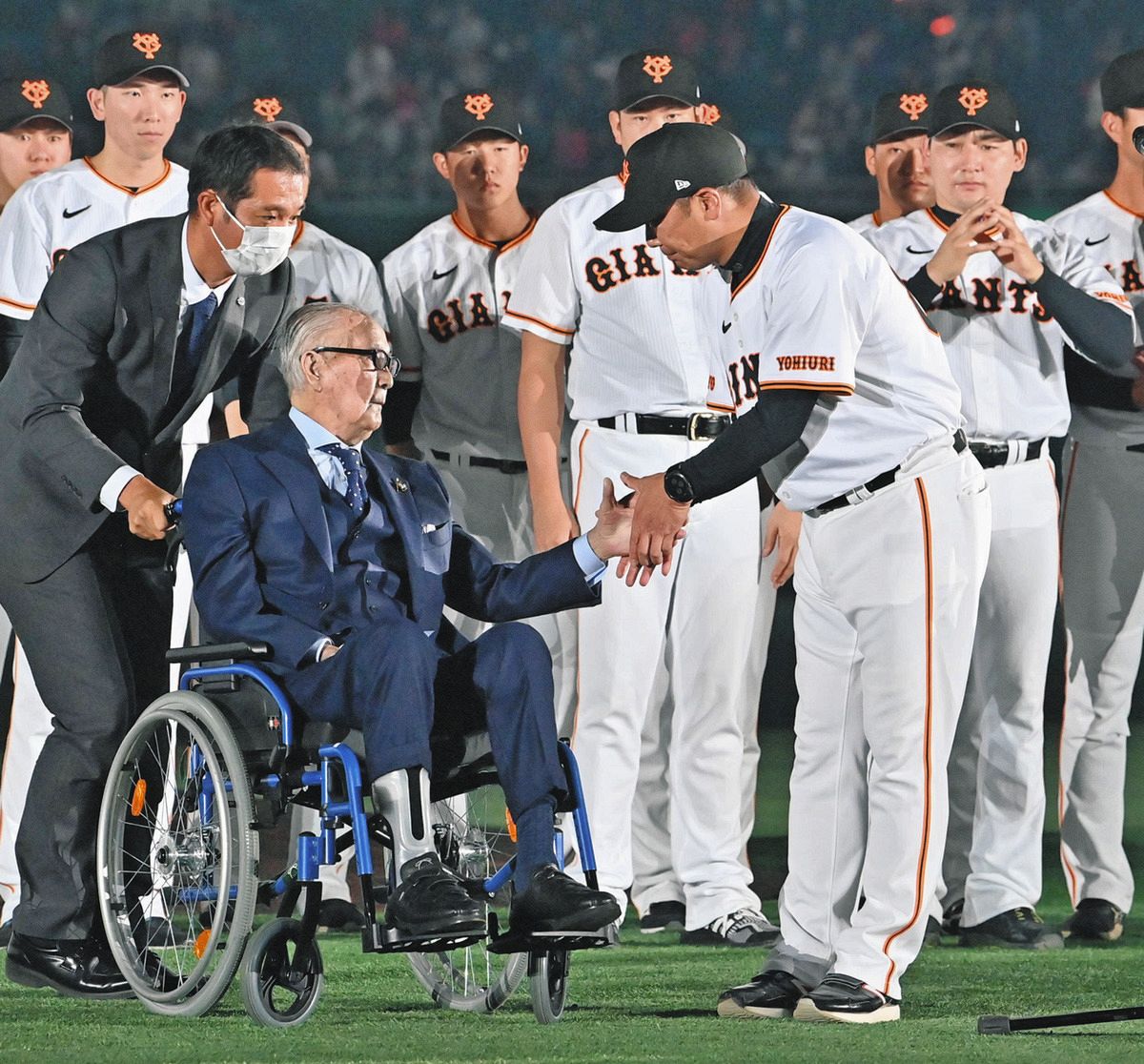 巨人】ファン感サプライズ登場の長嶋茂雄終身名誉監督、名フレーズ授け