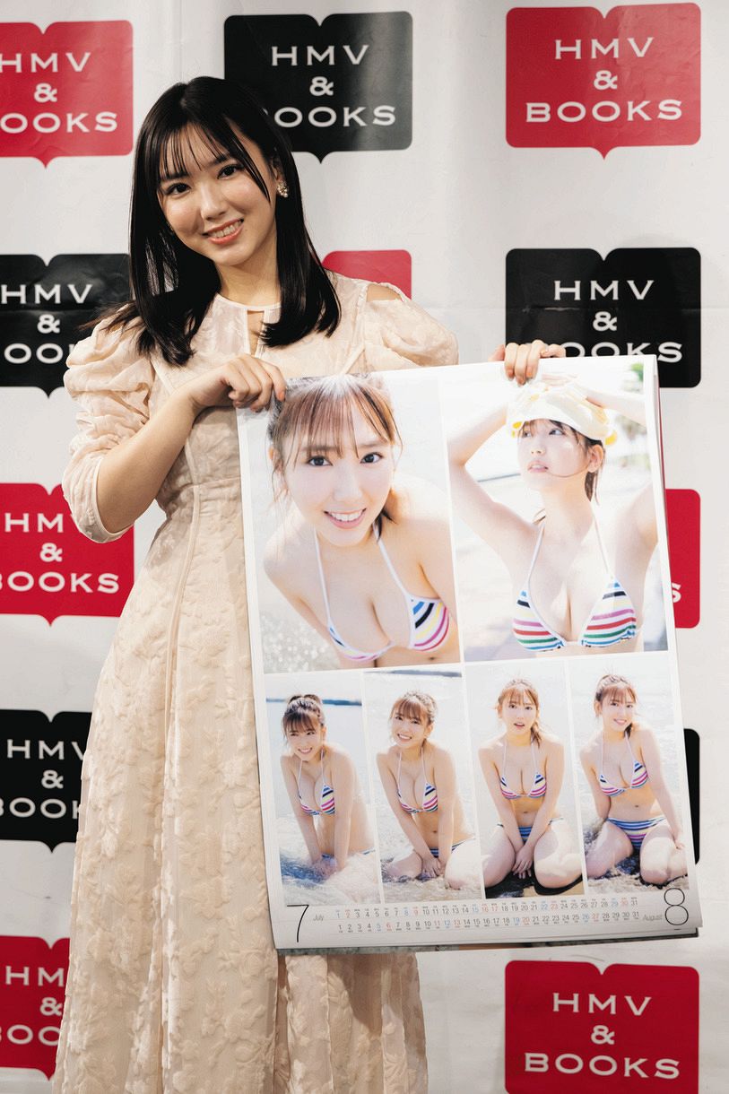 沢口愛華「10代の輝きを詰め込めた」カレンダー発売、水着姿を披露の8
