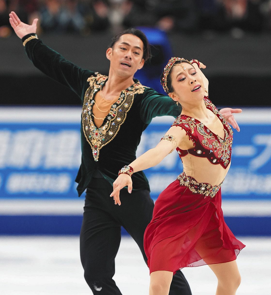 僅差の2位に終わった村元哉中、高橋大輔組「RDの転倒がかなり悔しい