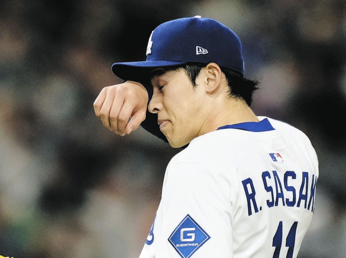 佐々木朗希、涙目…屈辱の本拠地初登板、2回途中2失点で降板、ベンチで