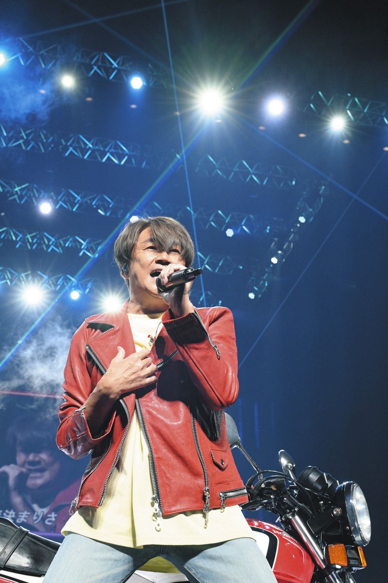 近藤真彦、60代も“ギンギラギン”に 『赤い革ジャン』還暦当日の勝負服