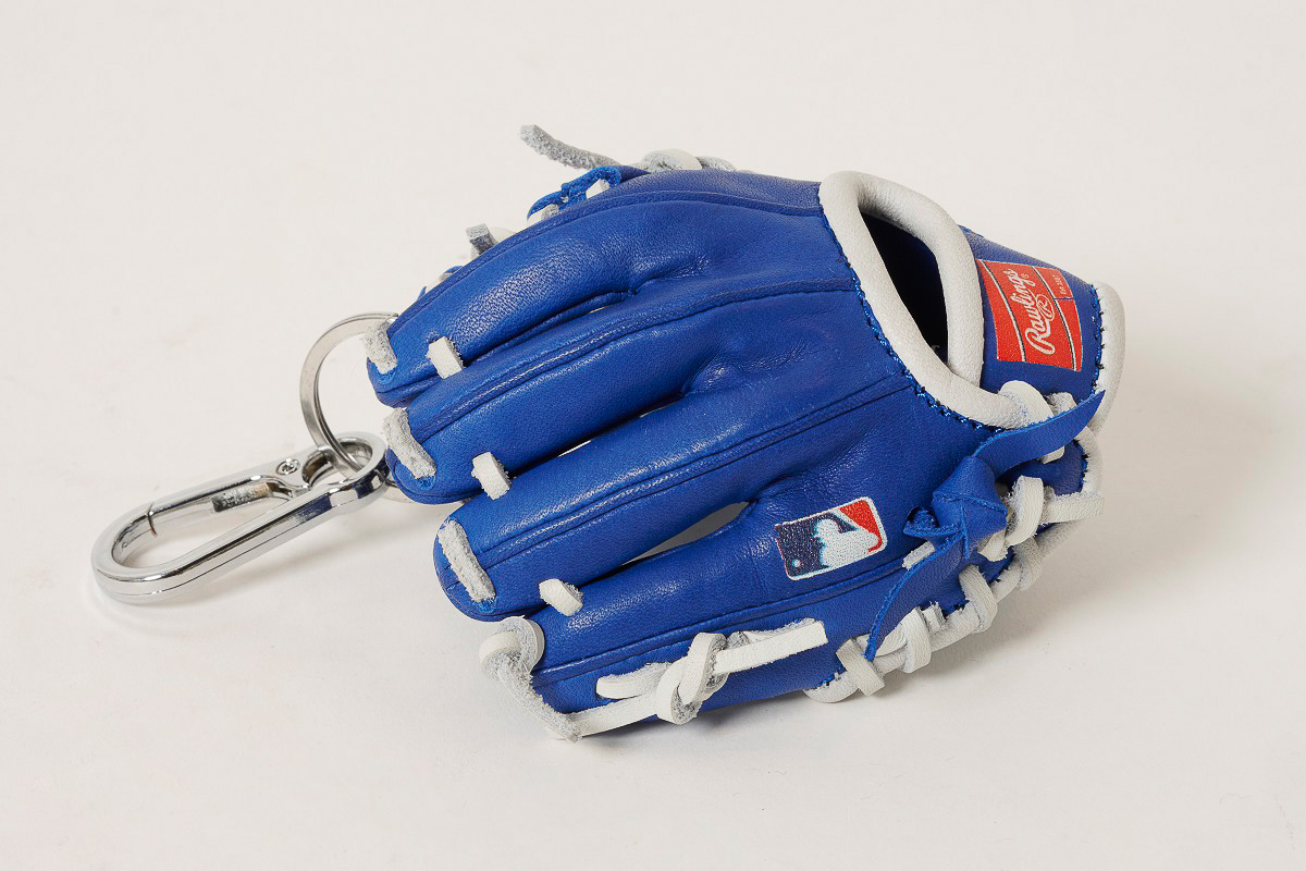 メジャーリーグファン必見！RawlingsのMLBマーク付きグローブが