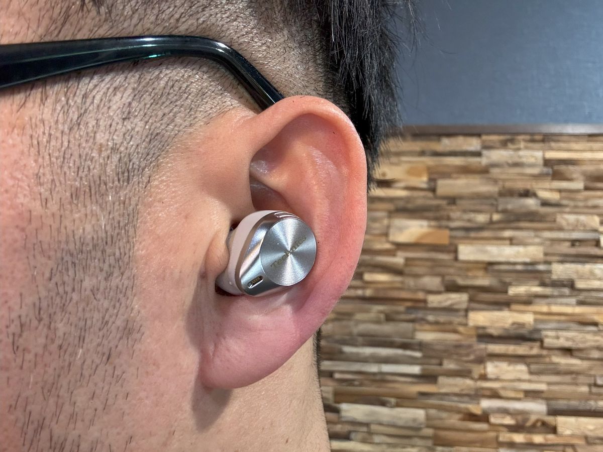 2025年の大本命!? テクニクス「AZ100」実機レビュー。前機種と音質比較