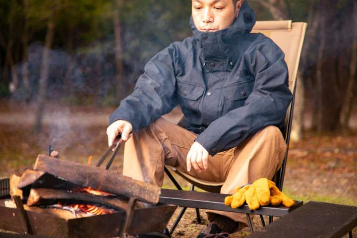 焚き火だけでなく街でも着たい！シームレスに使える難燃アウター4選