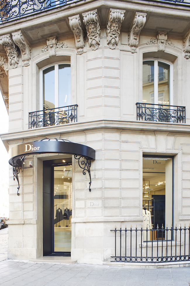 DIOR HOMME (ディオール オム) が、パリに新たな旗艦店をオープン