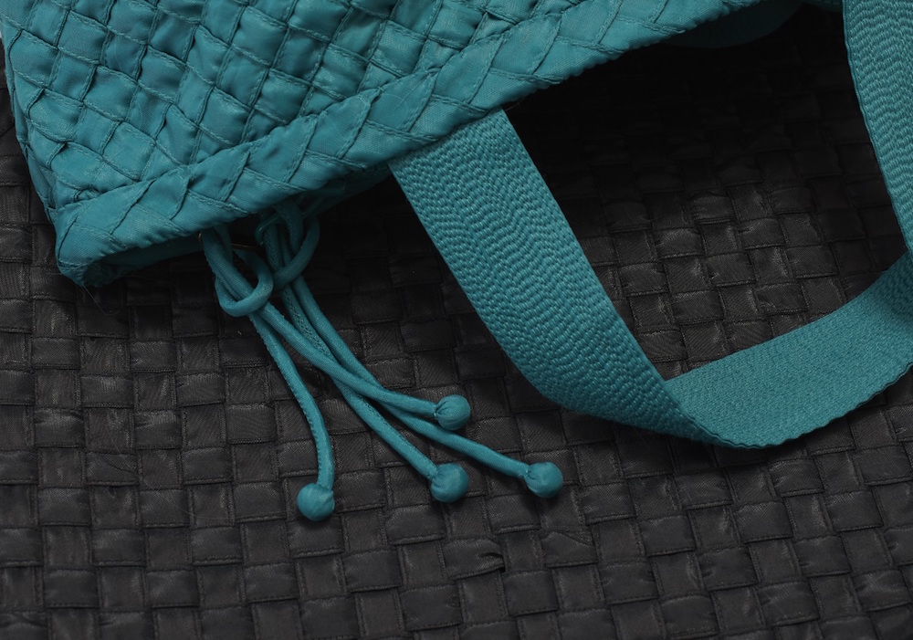 ISSEY MIYAKE (イッセイミヤケ) の HaaT (ハート) がバッグ「TaMaSHa