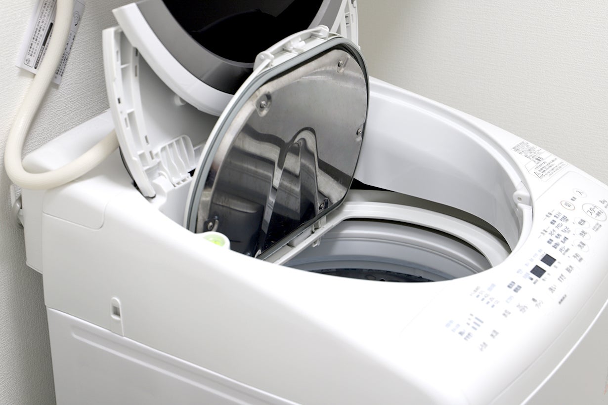 今まで有効活用できなかった場所が物を置くスペースに！縦型洗濯機専用