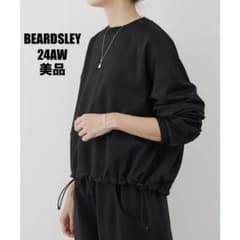 美品】BEARDSLEY 刺しゅう入りクロップトレーナー ブラック - メルカリ