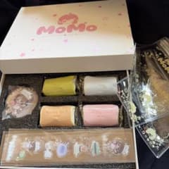 Momo スクイーズ ミニロールケーキ4種➕マグネット、シールのセット 未