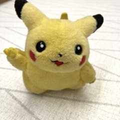 初期ピカチュウ TOMY ぬいぐるみ ピース ポケモン - メルカリ