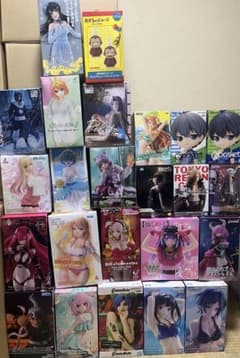 箱凹み、破れ、色褪せあり] プライズフィギュア28体 - メルカリ