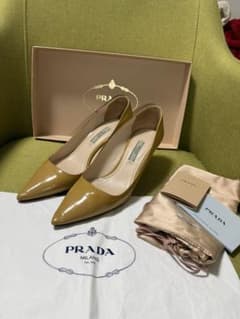 PRADA エナメル パンプス ベージュ 箱付き お値下げ可 - メルカリ