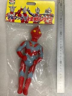珍色カラー！ 帰ってきたウルトラマン 赤色 ブルマァク ソフビ - メルカリ