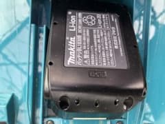 マキタ 充電式芝刈り機 MLM230D 純正バッテリー付きそれ以外付属品無し