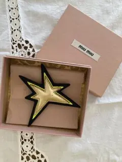 2026年最新】ミュウミュウ ブローチ miumiuの人気アイテム - メルカリ